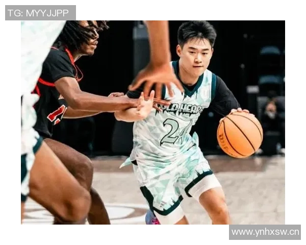 赵维伦在旧金山大学训练照曝光展现强壮身材引发网友热议