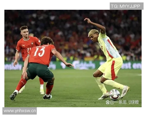 佩里西奇传中助攻布翁乔尔诺头球乌龙埃因霍温迅速扳平比分