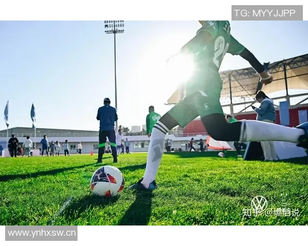 直播吧与足协杯携手助力苏州星海小学足球梦想共同成长