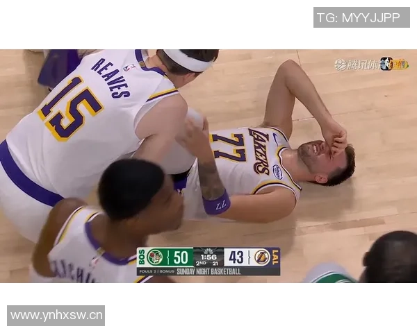 布朗尼被包夹失误库里反击背传希尔德意外失球引发争议